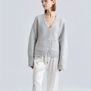 Almina Concept V Neck Sweater — light gray S